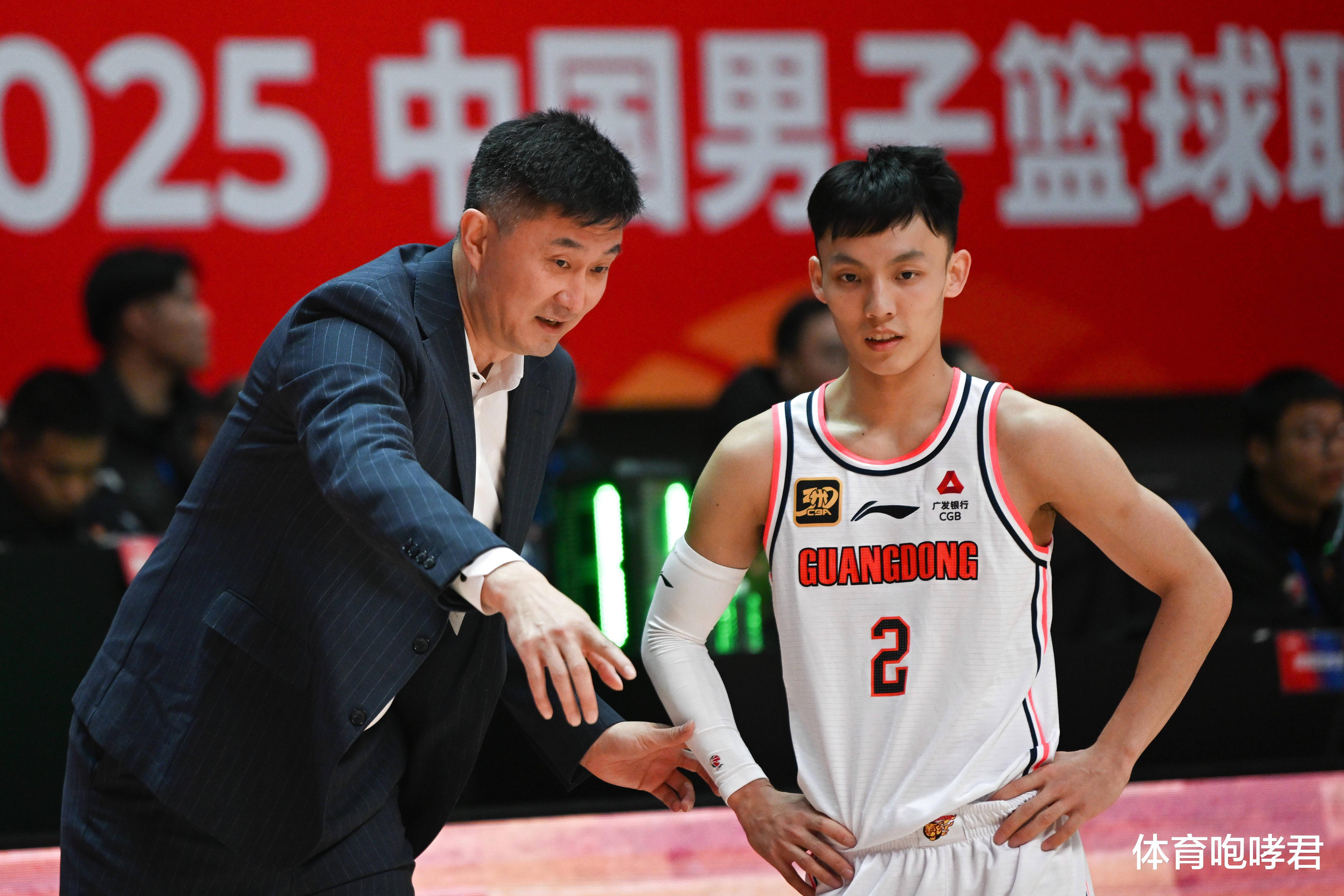 爱游戏娱乐-转折点深圳男篮内部沟通，CBA季后赛冲刺阶段攻防权衡，信心回归，高层口径保持一致的简单介绍