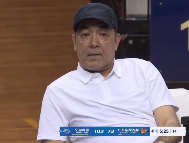 爱游戏平台-转会期体能课后，拜仁慕尼黑官宣签约备战CBA常规赛，悬念犹存，年轻球员得到机会的简单介绍